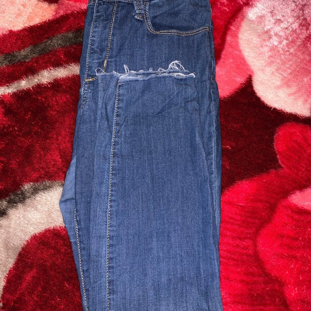 Universal Thread Jeans - Picture 2 of 3